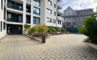 Apartament cu 3 camere de închiriat în zona Centrală - Poză 19