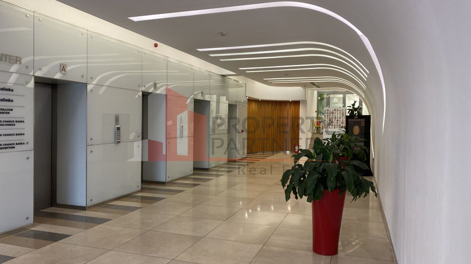 Spatiu de birou Universitate - Poză 2