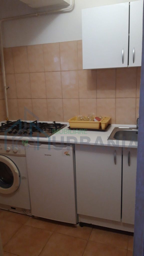 Garsonieră de închiriat, zona Galați, str. Vasile Urechia, etaj 3 - Poză 3