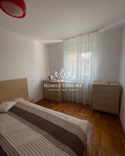 Apartament spatios cu 3 camere - langa Facultatea de medicina - Poză 5