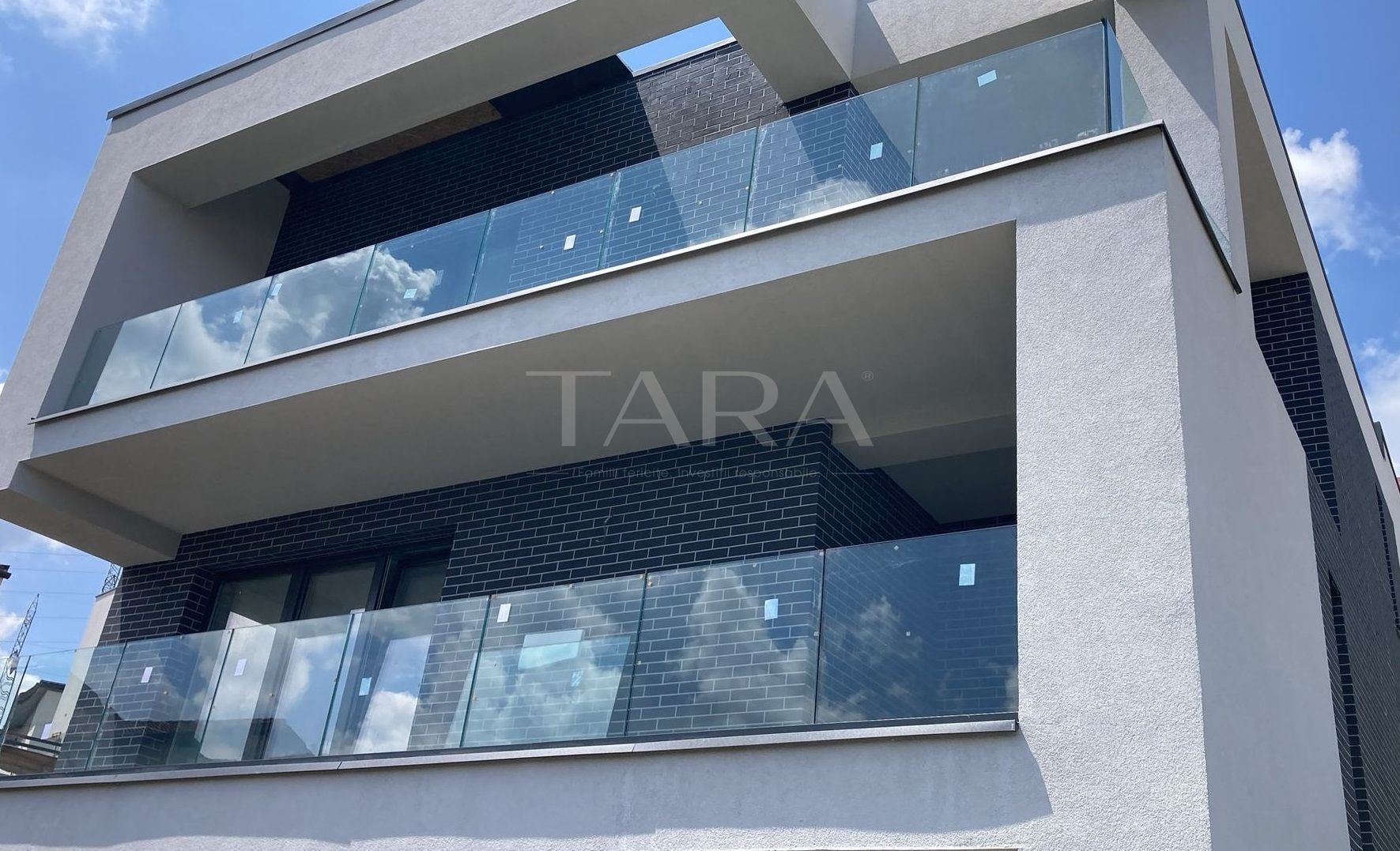 Arhitectura contemporana. Parte de duplex. Cartierul nou Câmpului. - Poză 1