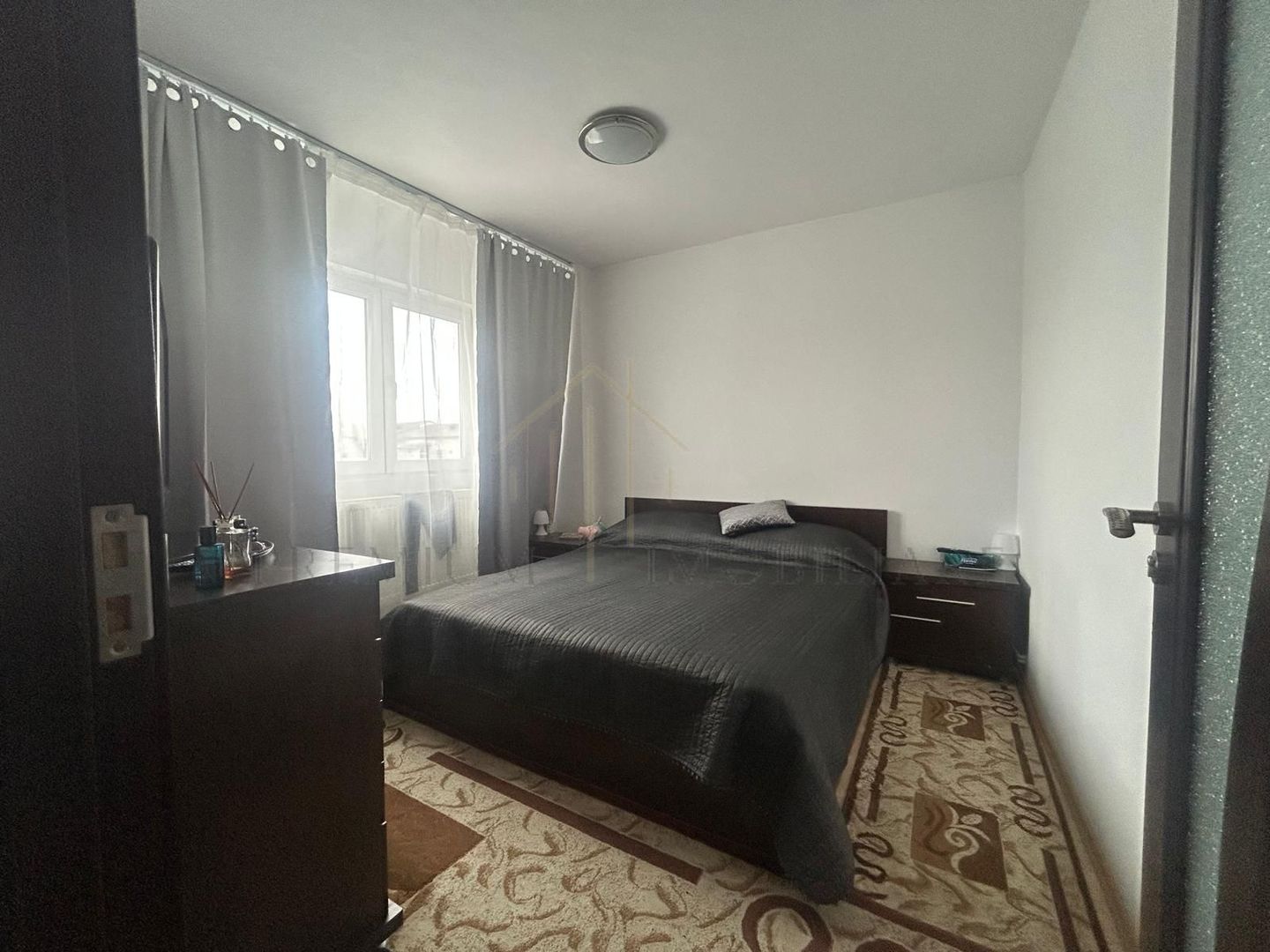 De vanzare Apartament 3 camere zona de jos - Poză 5