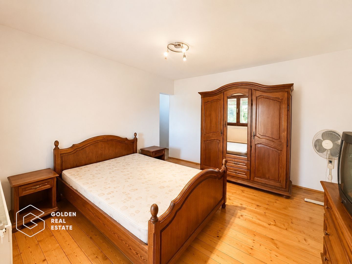 Casa cu teren 688 mp, 2 corpuri de cladire, Parneava - Poză 5
