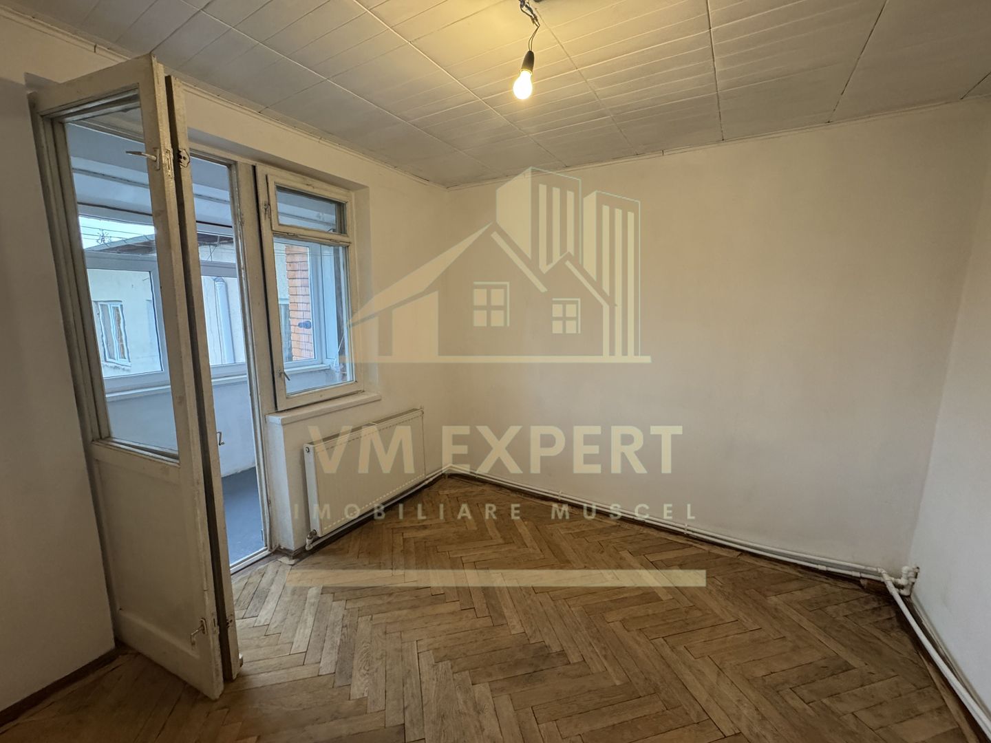 APARTAMENT 3 CAMERE ETAJ 4 CAMPULUNG VISOI - Poză 3