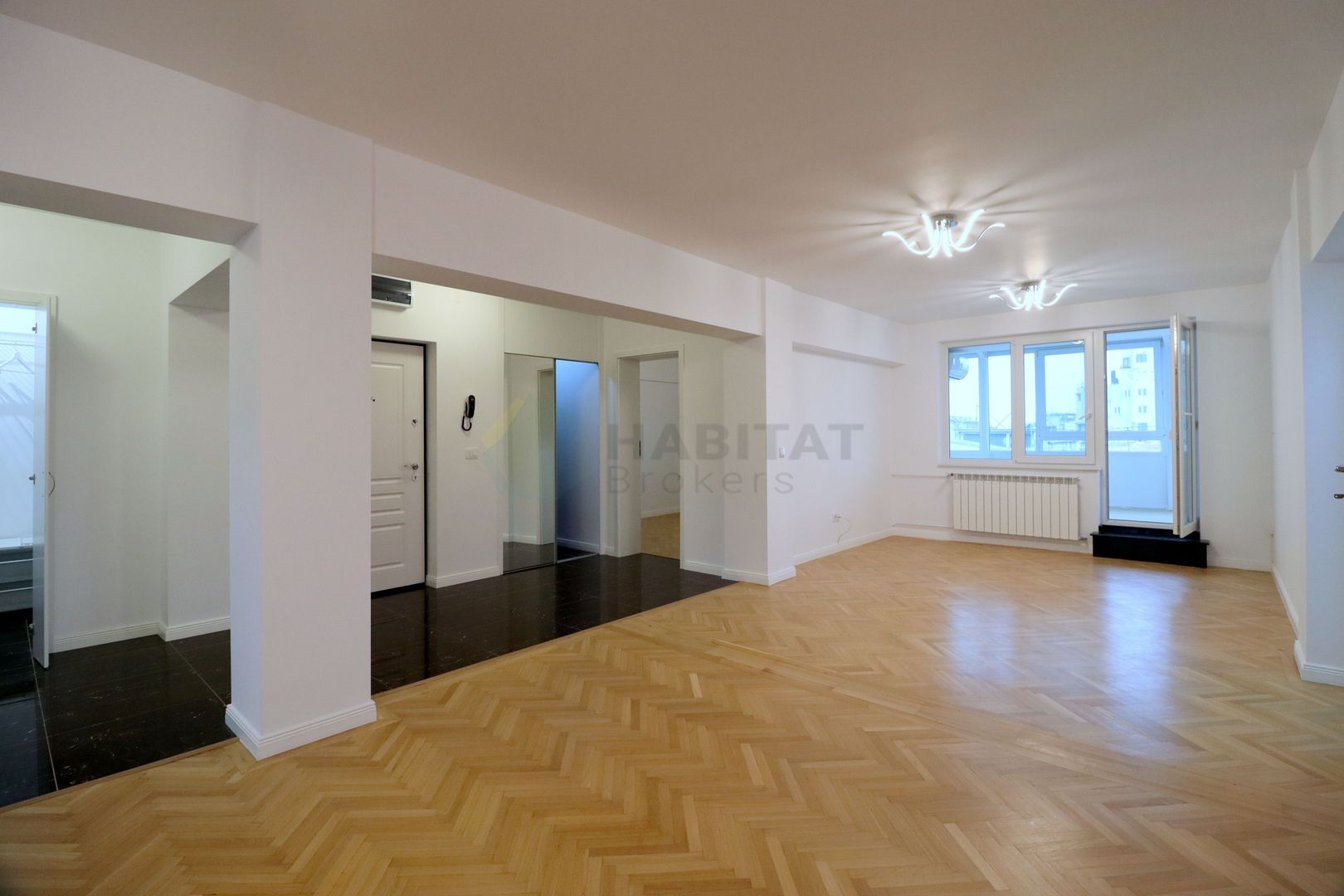 4 Camere (153 mp utili) în Blocul Scala - Poză 1