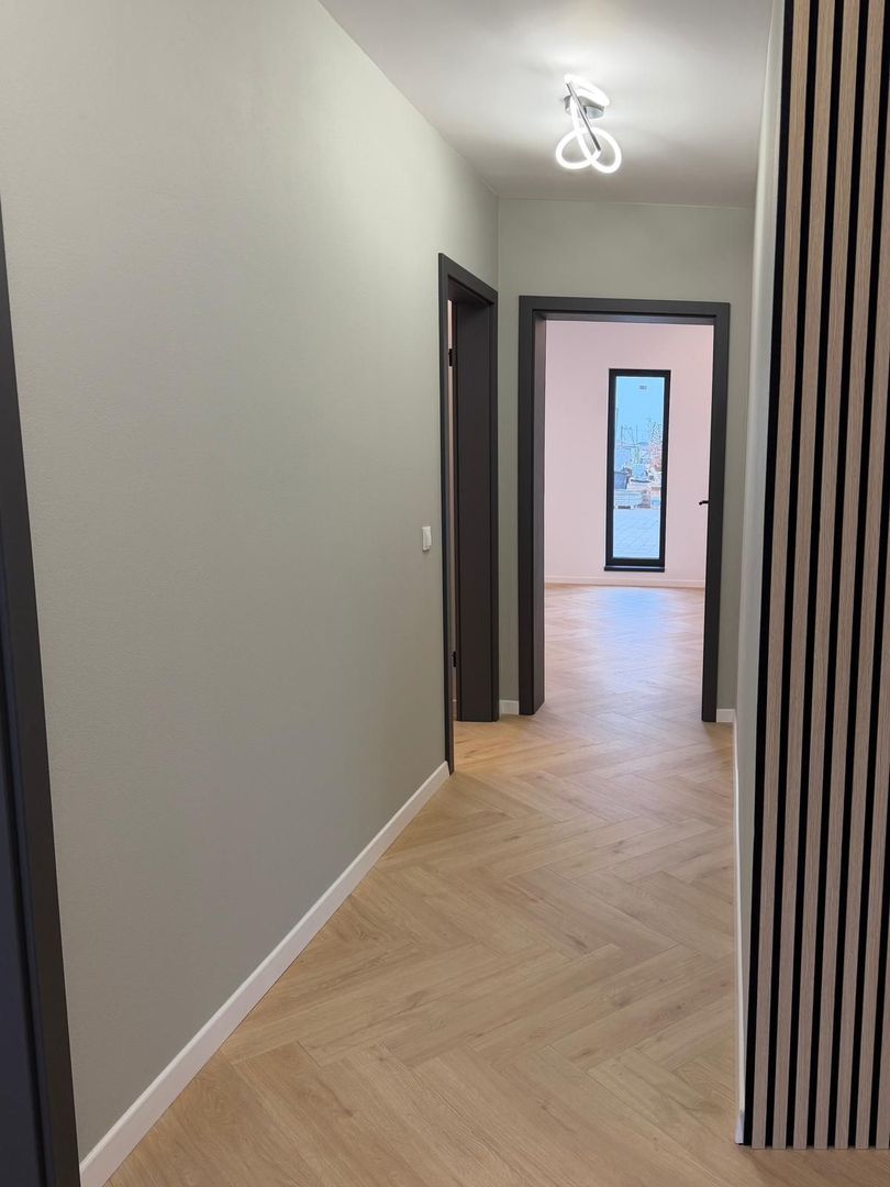 Apartament la Vila, 4 camere si gradina privata - Poză 8