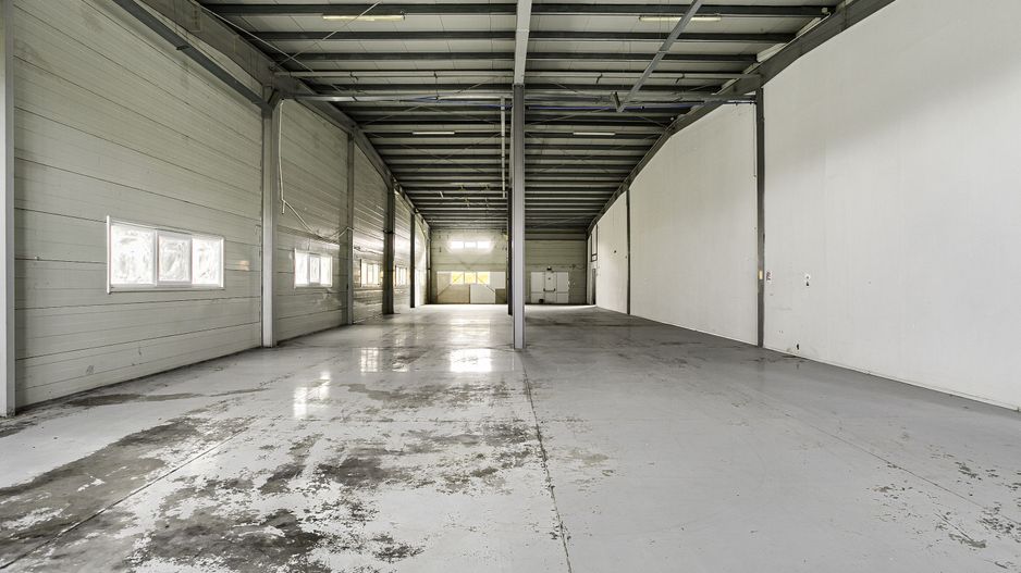Hala industriala de inchiriat în Arad, 2.744 m², acces TIR și auto - Poză 3