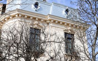 O BIJUTERIE ARHITECTURALA IN CENTRUL BUCURESTIULUI - Poză 3