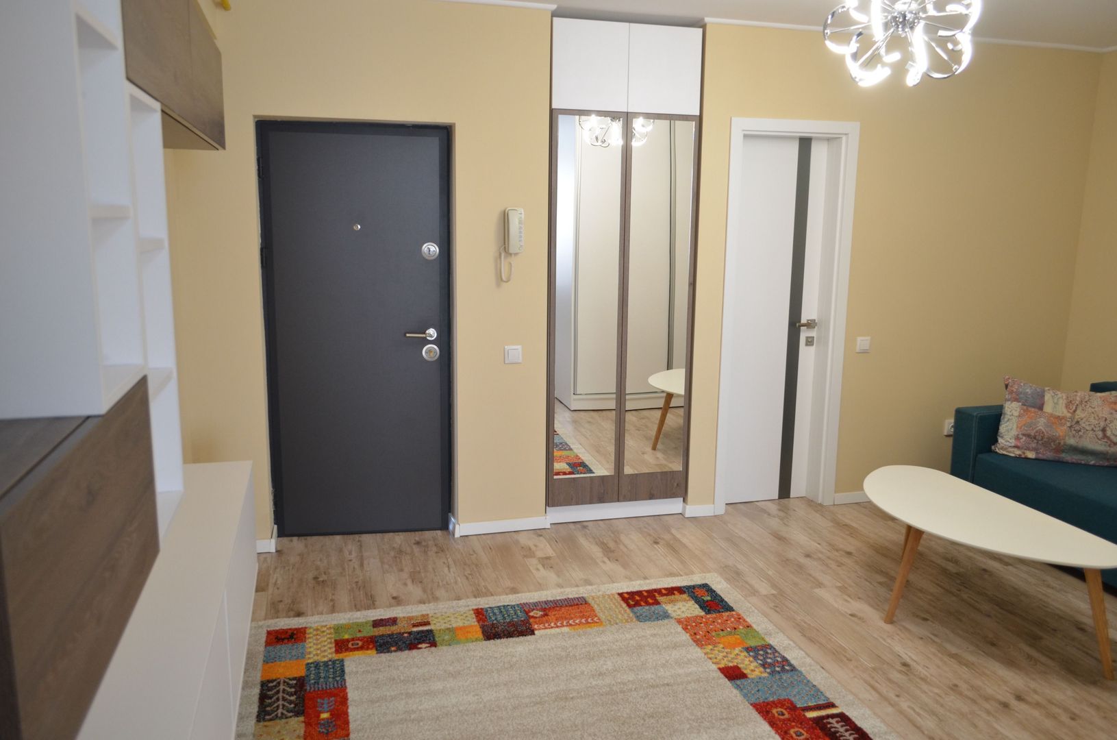 apartament zona Vivo cu 2 camere si parcare exterioara - Poză 7