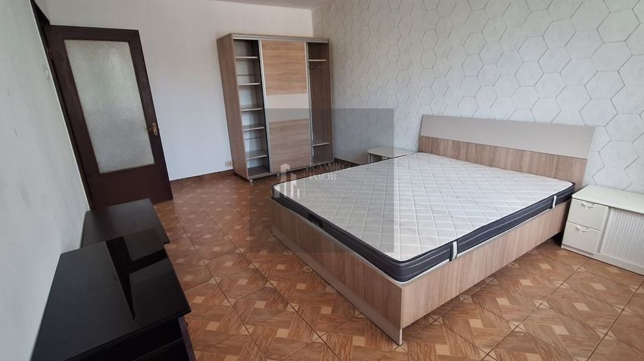 Garsoniera decomandata etaj 1- 6 minute Metrou Piata Sudului - Poză 1