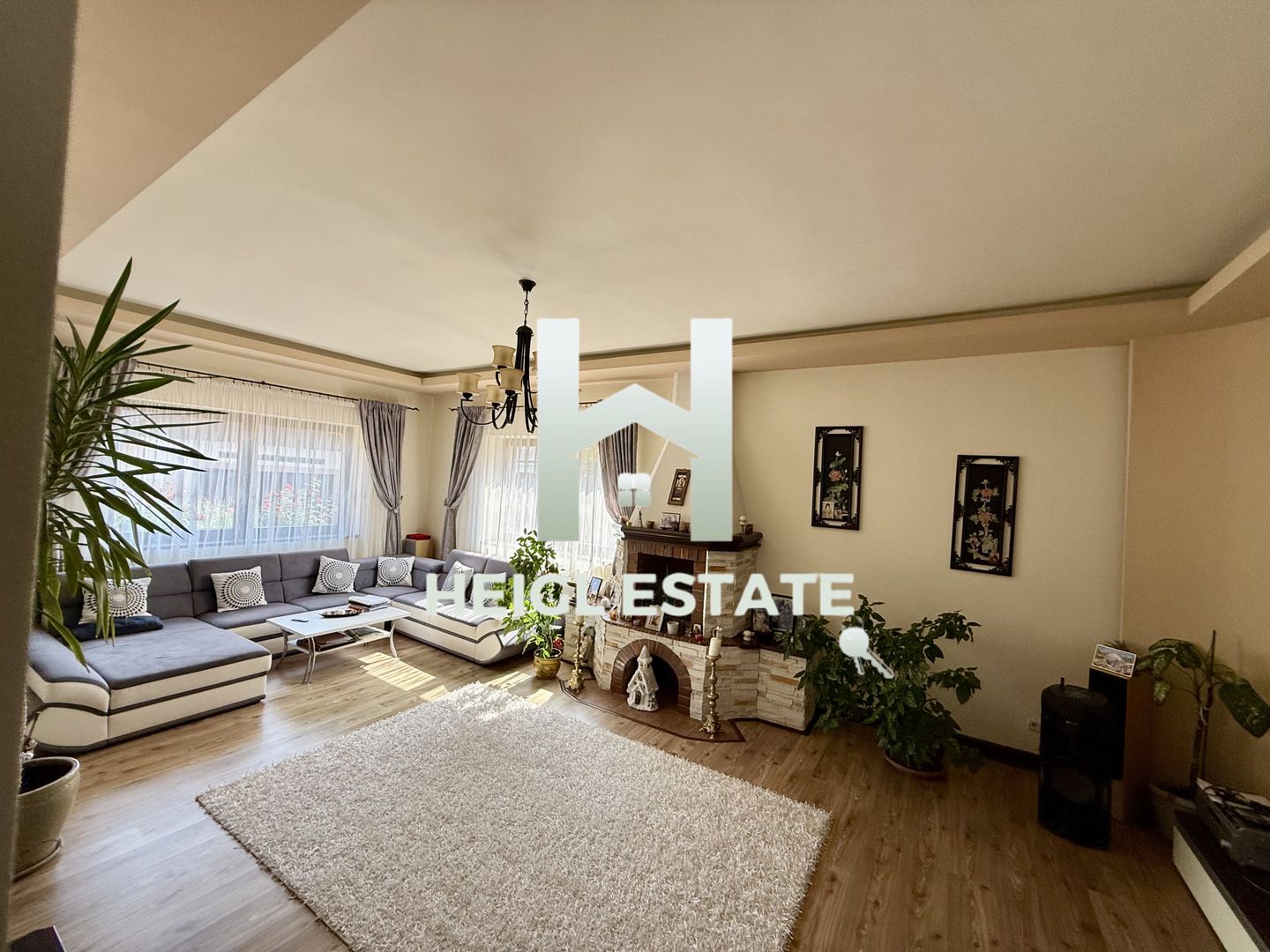 Casa individuala cu 10 camere 1600 mp teren - Poză 1