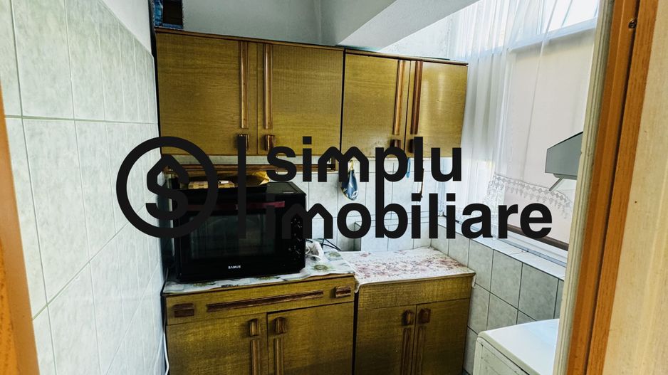 3 decomandate, centrala, 1 Mai - 110 000 Euro - Poză 27