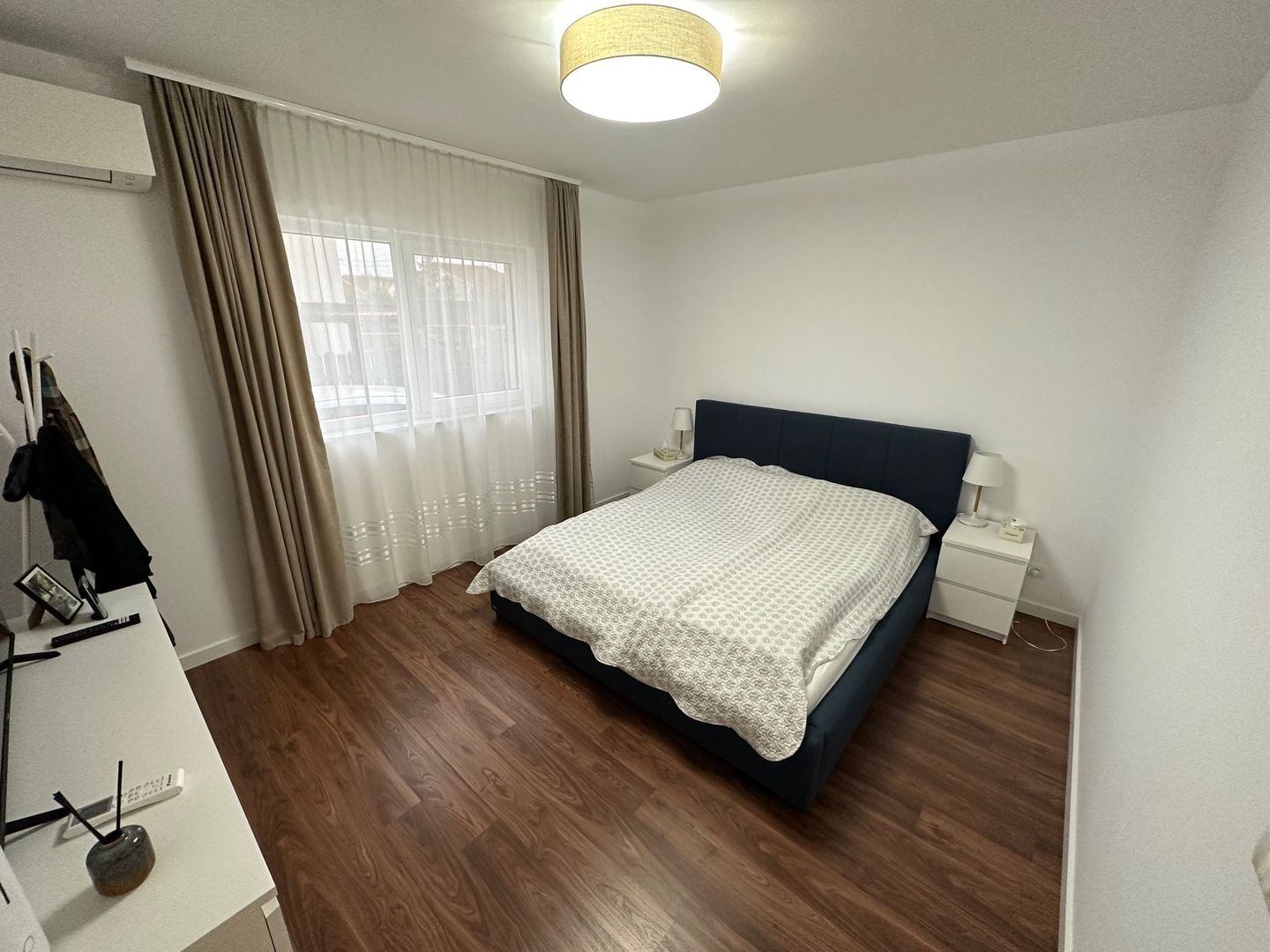 Apartament in vila cu curte  Dumbravita - Poză 9