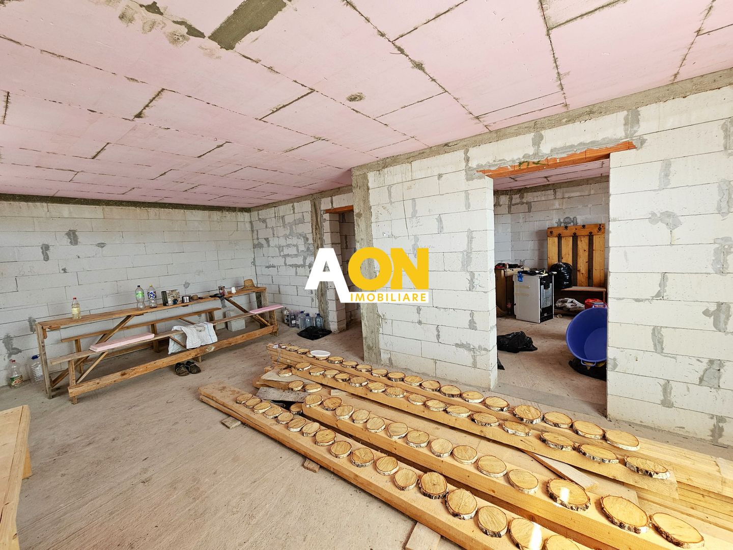 Casa la rosu, 4 camere, 301 mp teren, P+1, zona Alba-Micesti - Poză 11