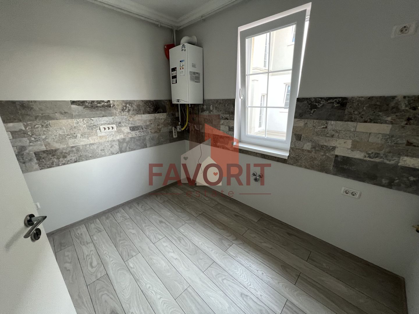 Etaj 2. Decomandat. Finisaje superioare - Poză 1