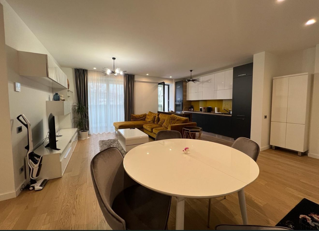 AP. 3 CAMERE AVIATIEI TOWER, CENTRALA PROPRIE, LOC DE PARCARE, MODERN - Poză 1