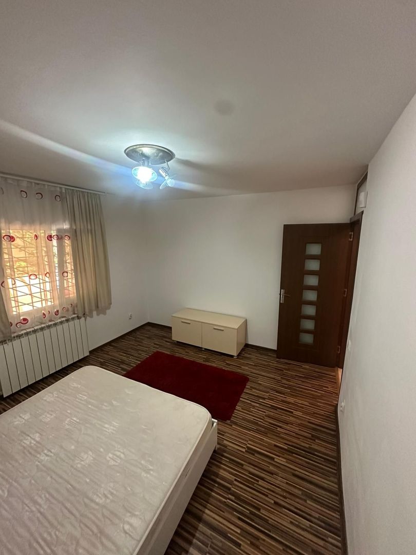Apartament 3 camere decomandat, parter înalt, zona Panduri - Poză 3