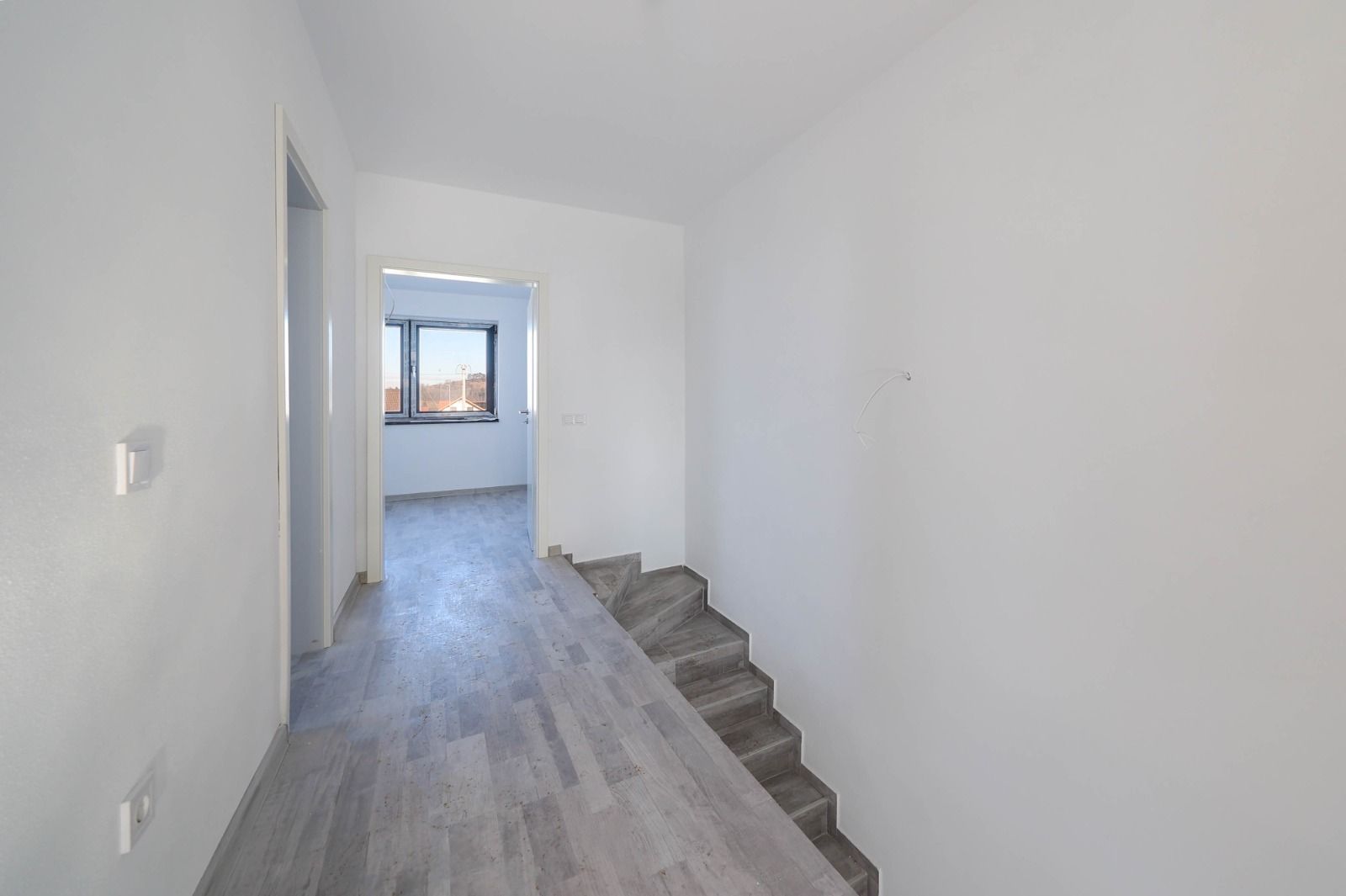 Casă Tip Duplex de Vânzare în Sânpetru | La Poalele Dealului Lempes - Poză 19