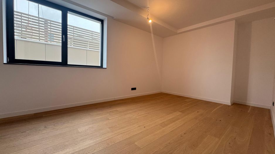 3 camere PREMIUM| 99.7 MP + 9.35 MP terasa - Poză 13