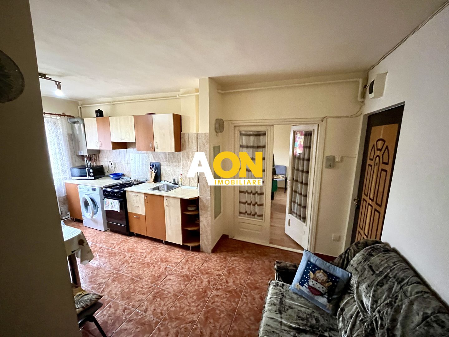 Apartament cu 2 Camere, Etaj 1, Zona Sub Bazinul Olimpic - Poză 3