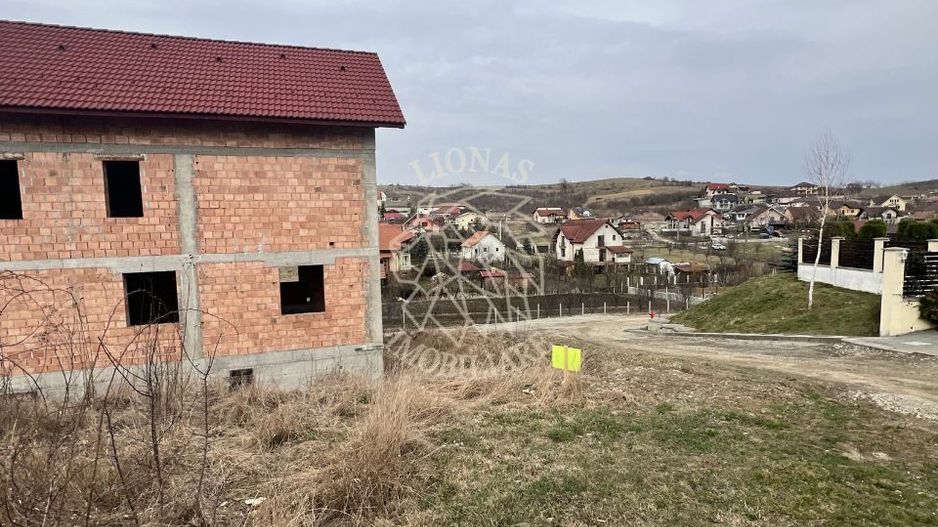 Casa 4 camere 340 mp-2 balcoane-teren 795 mp-Sigmir - Poză 2
