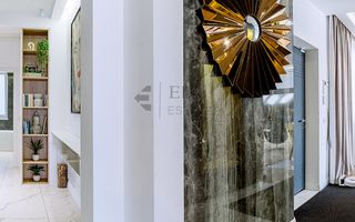 Penthouse de lux 530 mp ultracentral in Oradea - Poză 27