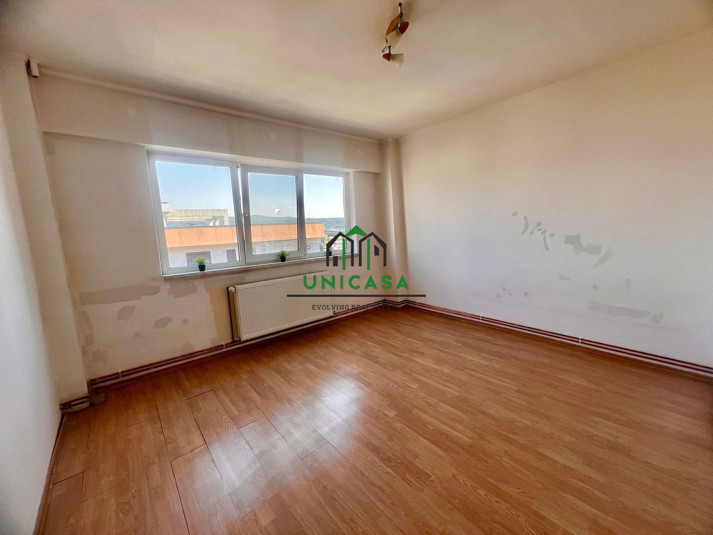 Apartament cu 3 camere  de vânzare – Calea lui Traian - Zona Nord - Poză 4