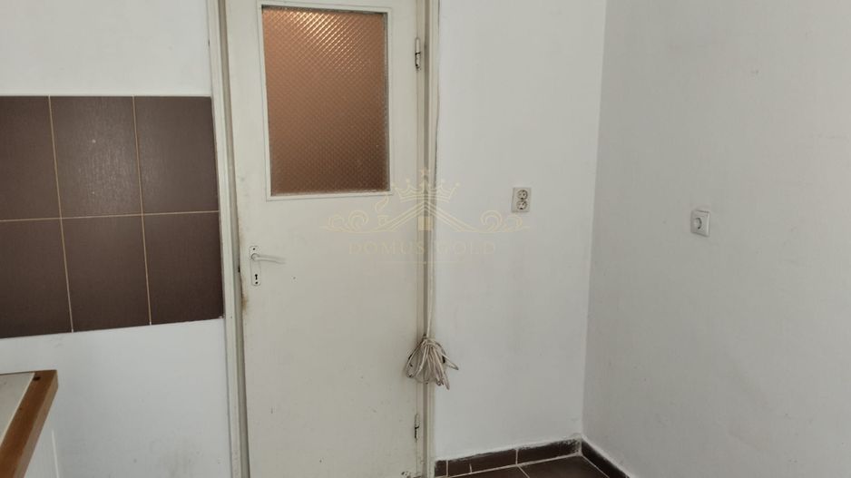 Vind apartament 3 camere in Gheorgheni . - Poză 50