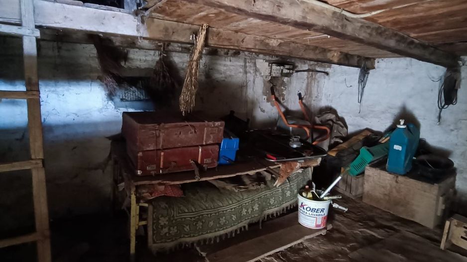 🏡  Teren generos cu Casă de Poveste în Șiria, Arad- Locație Rară - Poză 15