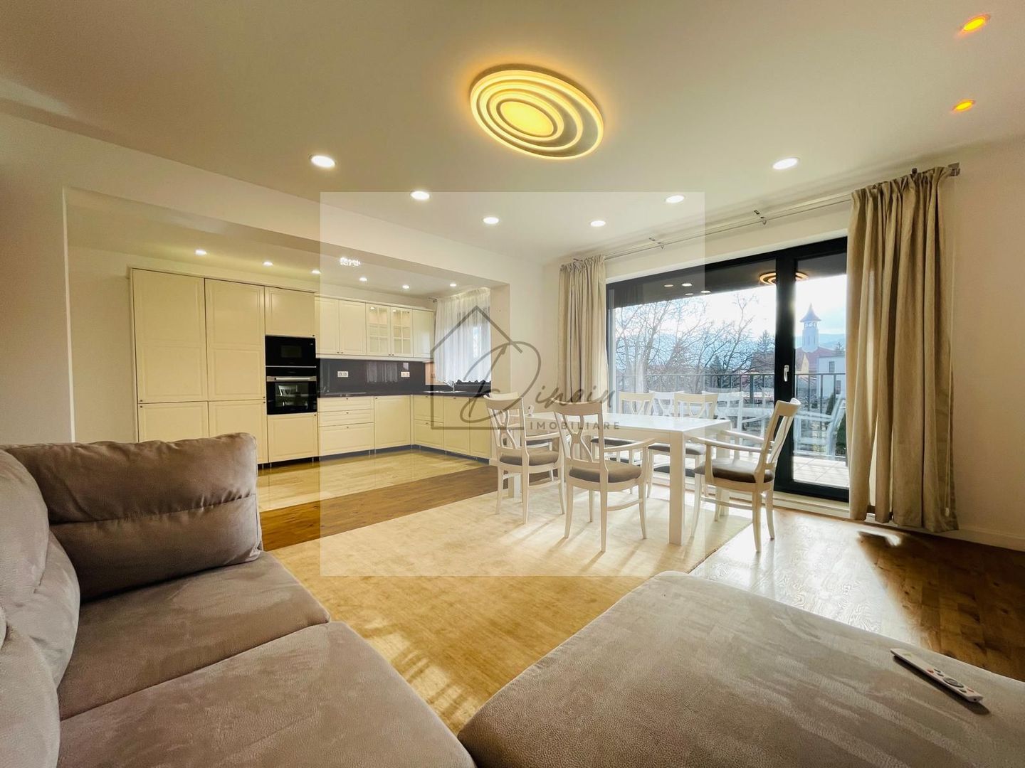 2 camere Premium I Vedere Panoramica I 82 mp - Poză 13