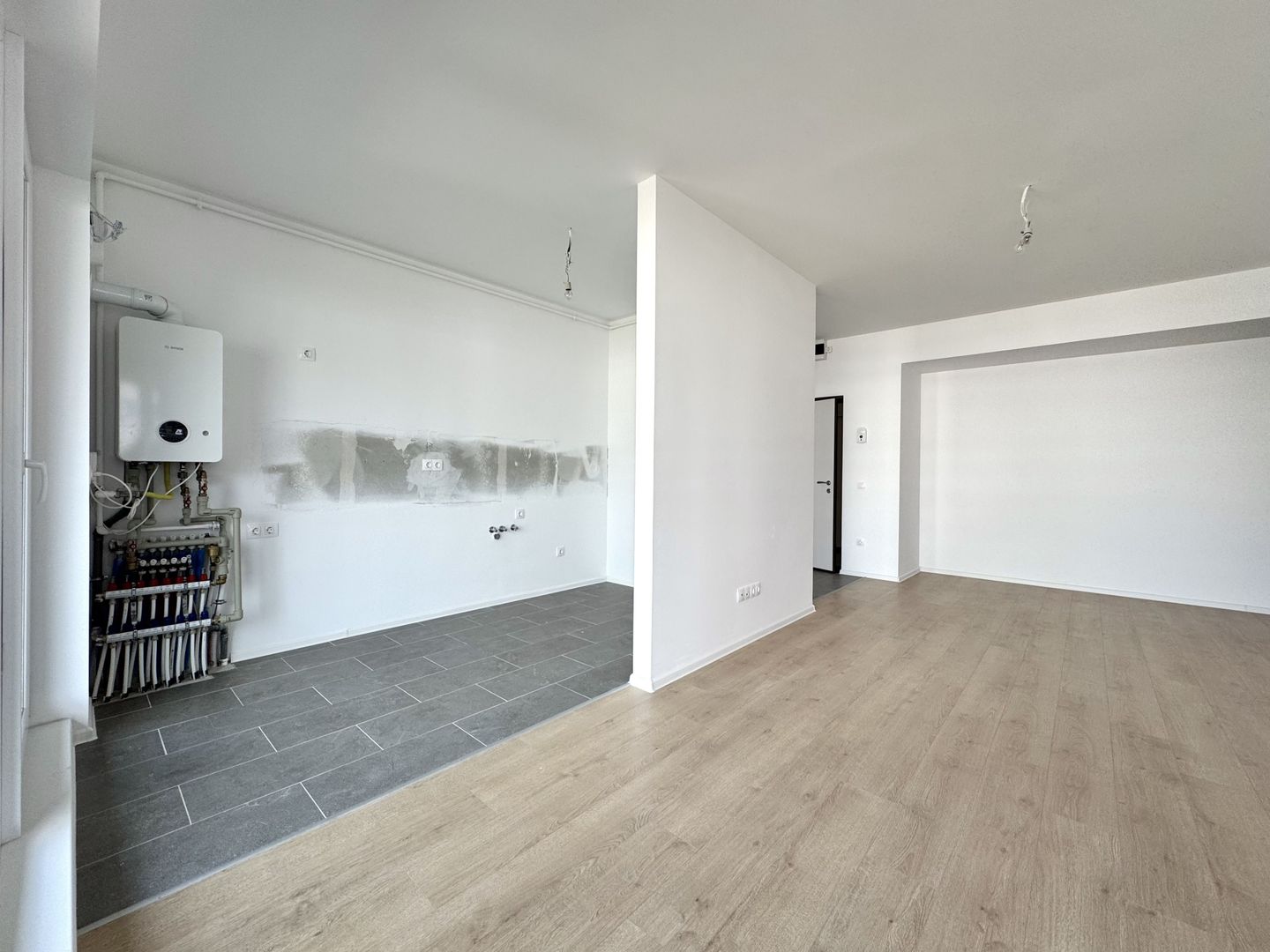 3 camere 76 mp SU + Balcon 6.5mp - Zona Lac Straulesti-Mall Colosseum - Poză 12