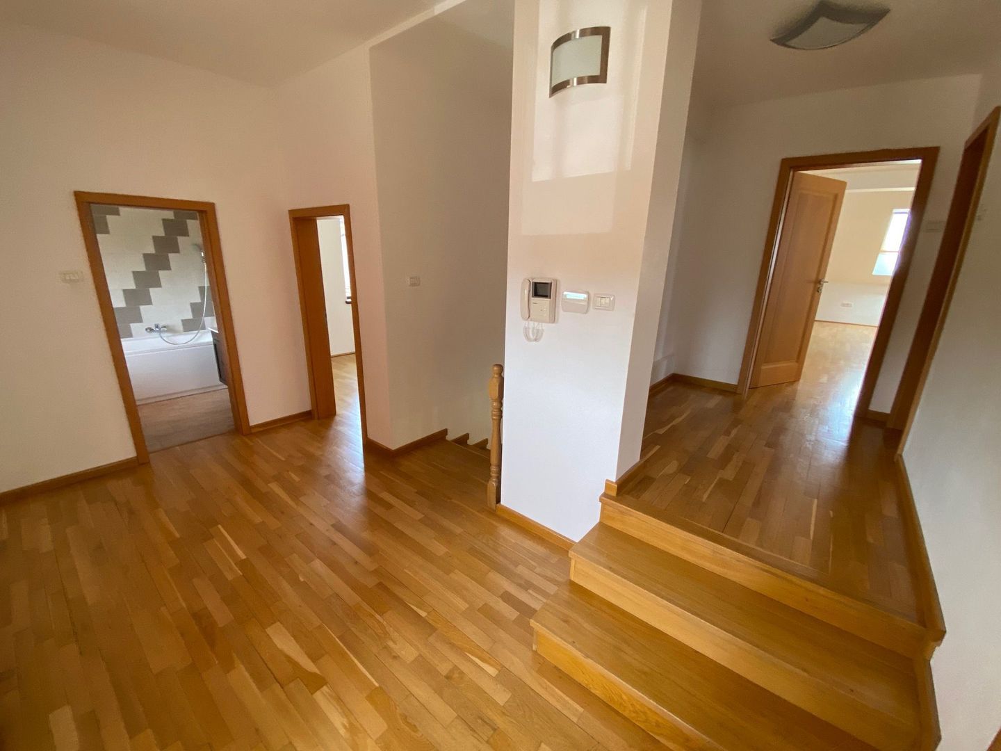 Vilă  inchiriere zona Aradului aproape de British School - Poză 17