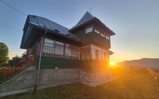 Exclusivitate- Casă rustică de închiriat în Fundata – Priveliște spectaculoasă - Poză 27