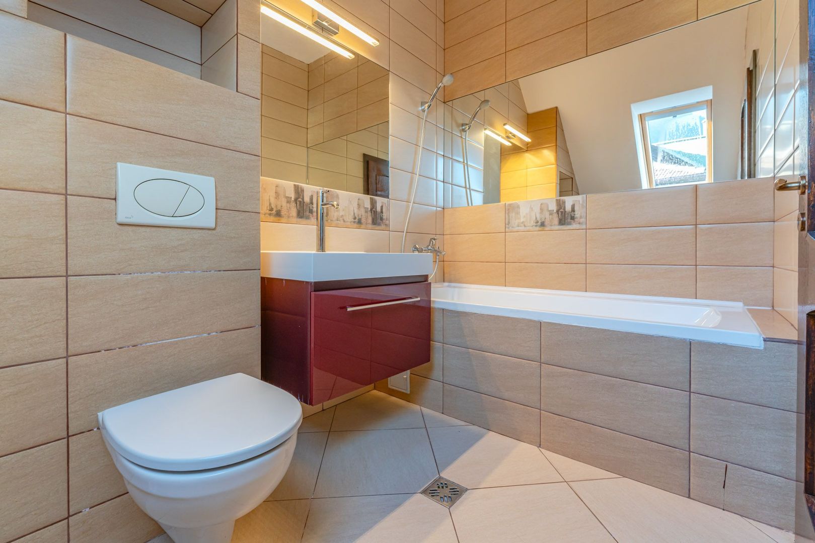 Casă modernă cu garaj și 4 dormitoare, aproape de Piața Sfatului - Poză 19