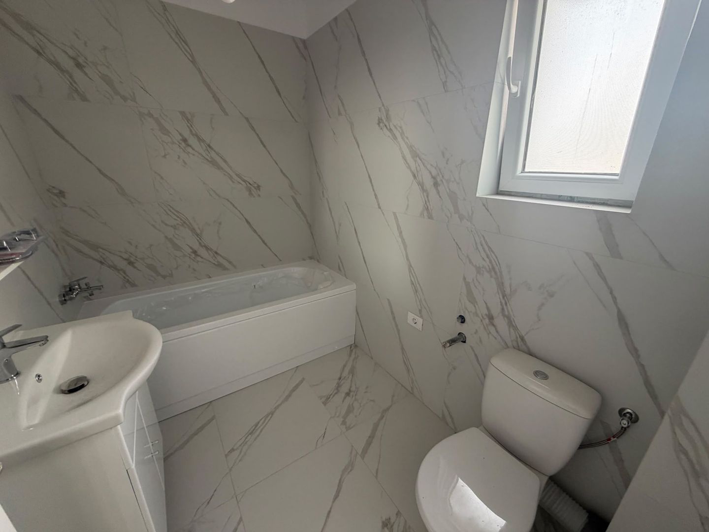 AP. 3 CAMERE - GRADINA PROPRIE 50MP, BLOC FINALIZAT, PARCARE, COMS 0% - Poză 8