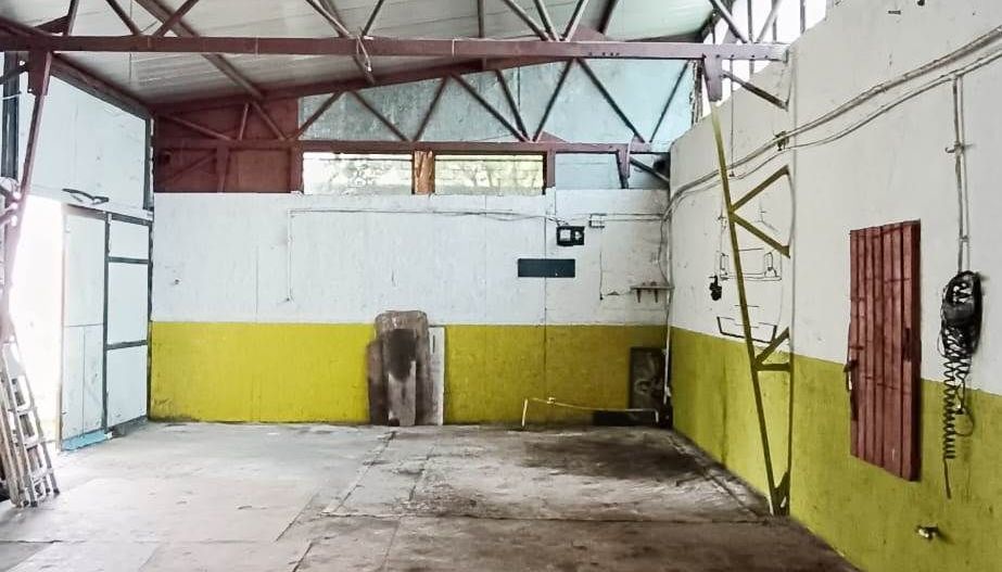 Proprietate cu 2 hale si casa la inchiriat,teren 1350mp - Poză 13