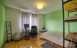 Casa complet mobilata 5 camere 3 bai curte generoasa - Poză 24