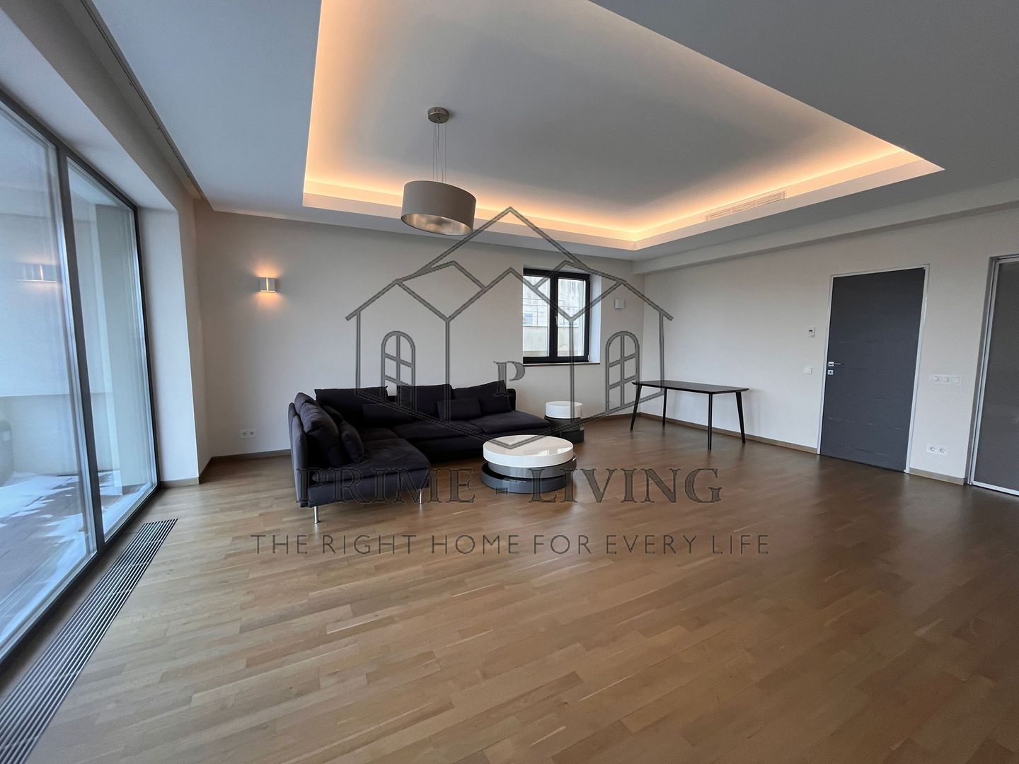 APARTAMENT SPATIOS DE LUX CU 2 DORMITOARE LA INCHIRIERE IN PRIMAVERII - Poză 2