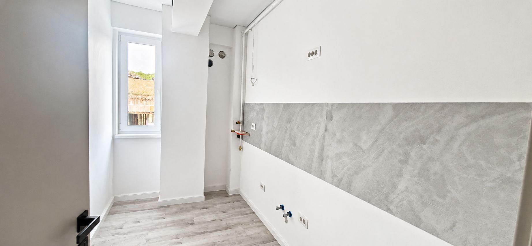 Apartament 2 camere INTABULAT 50 mp Bucium Visan 83250 euro - Poză 1