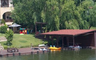 Vilă pe malul Lacului Snagov | 3.000 mp teren | 90 m deschidere lac - Poză 9