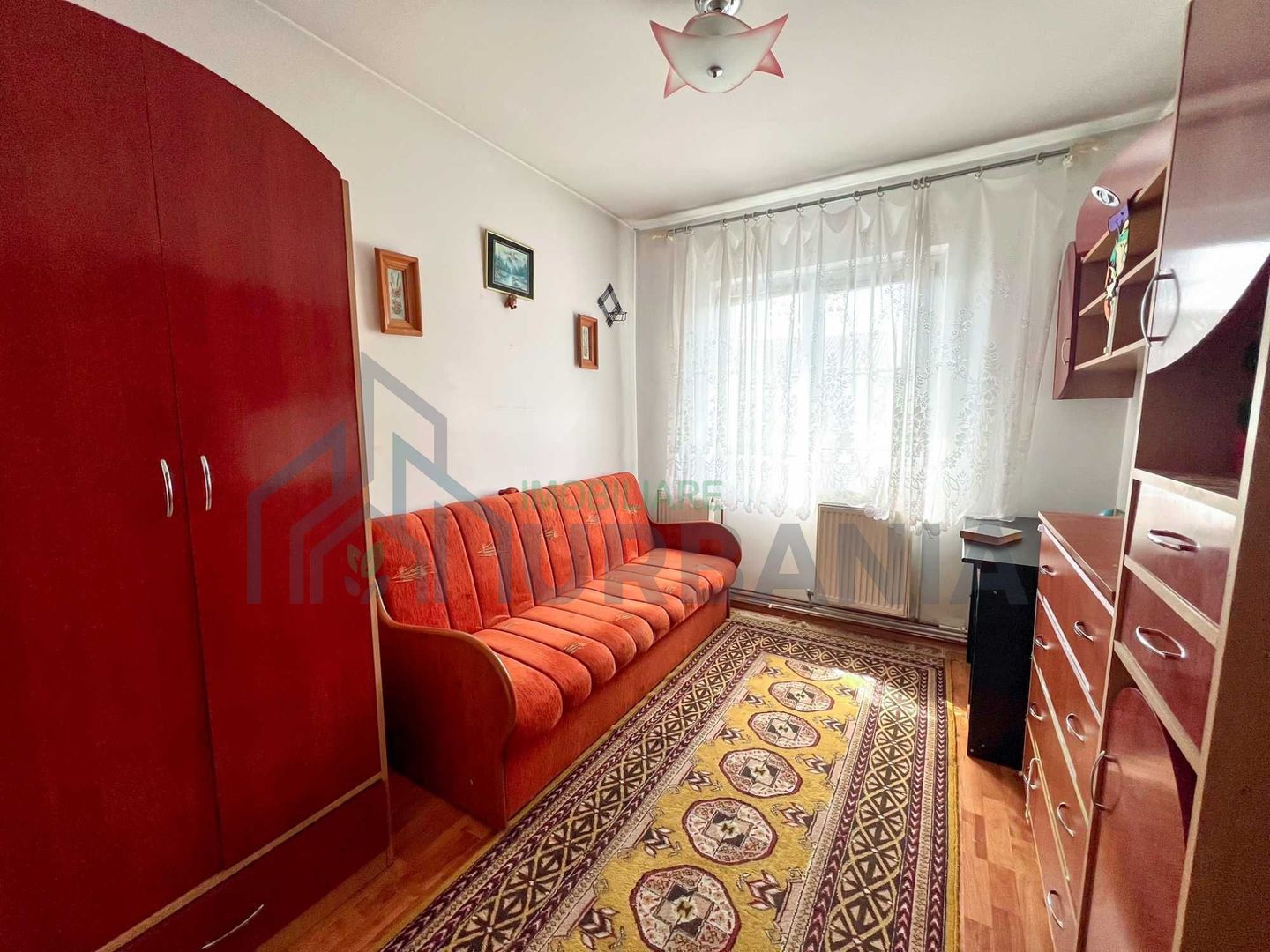 Apartament de vânzare, 3 camere, semidecomandat, mobilat și utilat, Pașcani - Poză 1