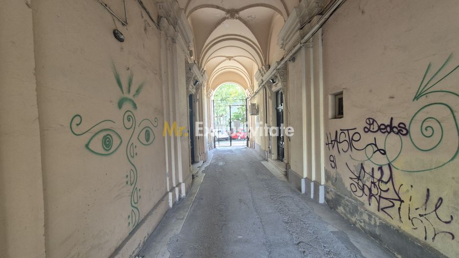 Apartament cu potențial situat pe strada Amzei. - Poză 21