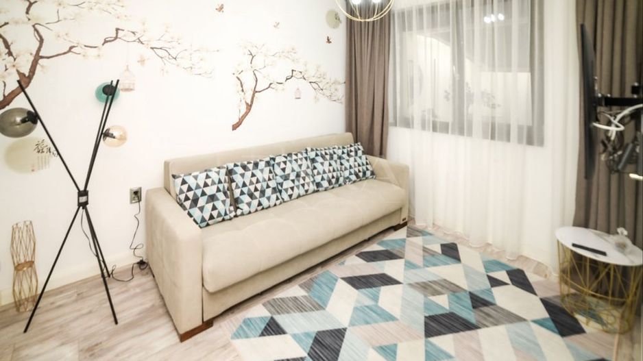 Vând apartament 3 camere - Poză 2