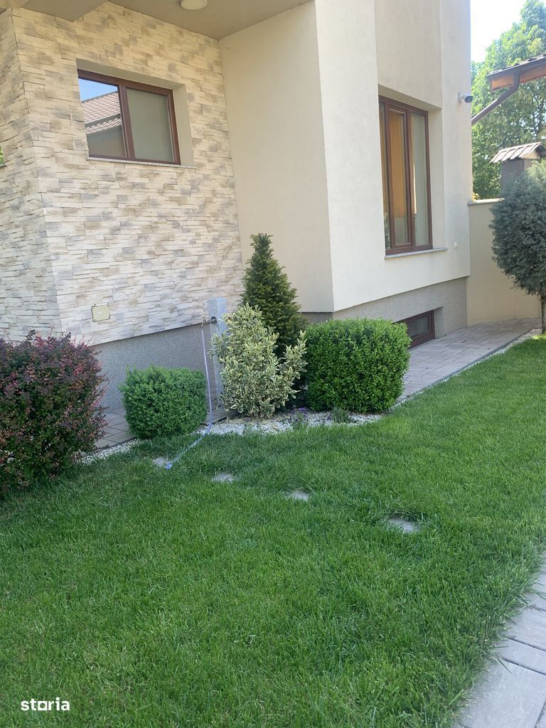 Casă spațioasă cu 5 camere - Sarari - Poză 8