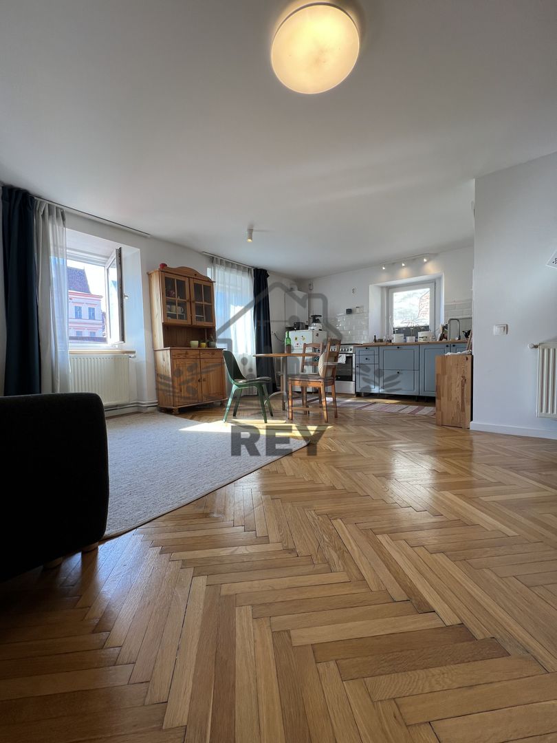 Apartament central – luminos și primitor | 2 dormitoare + living cu bucătărie - Poză 2