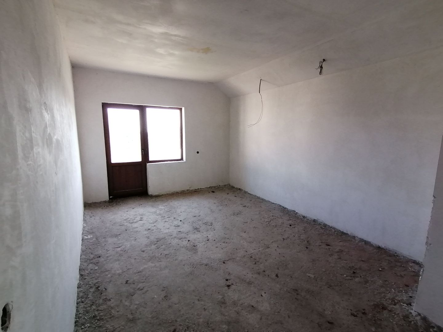 Casa P+1 - comuna 1 Decembrie - str. Victoriei - Poză 9