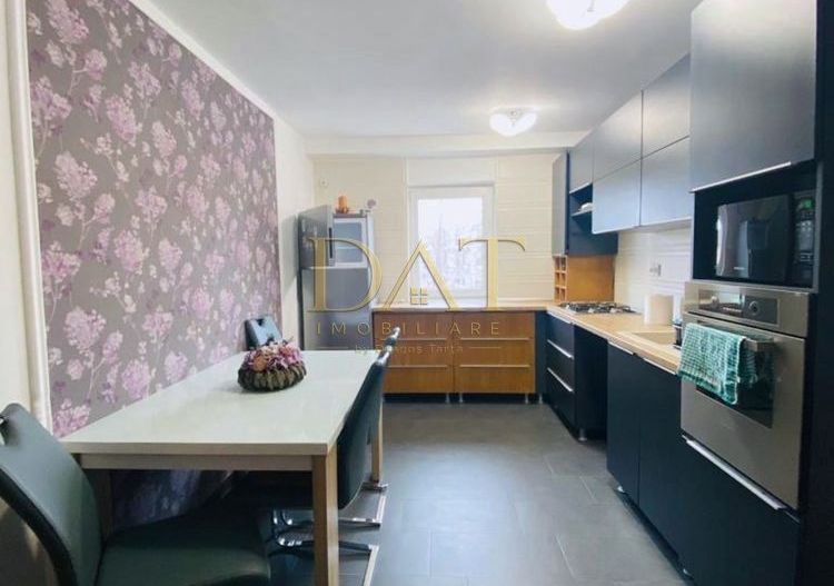 Apartament | 4 camere |  etaj intermediar | zona Titulescu - Poză 2