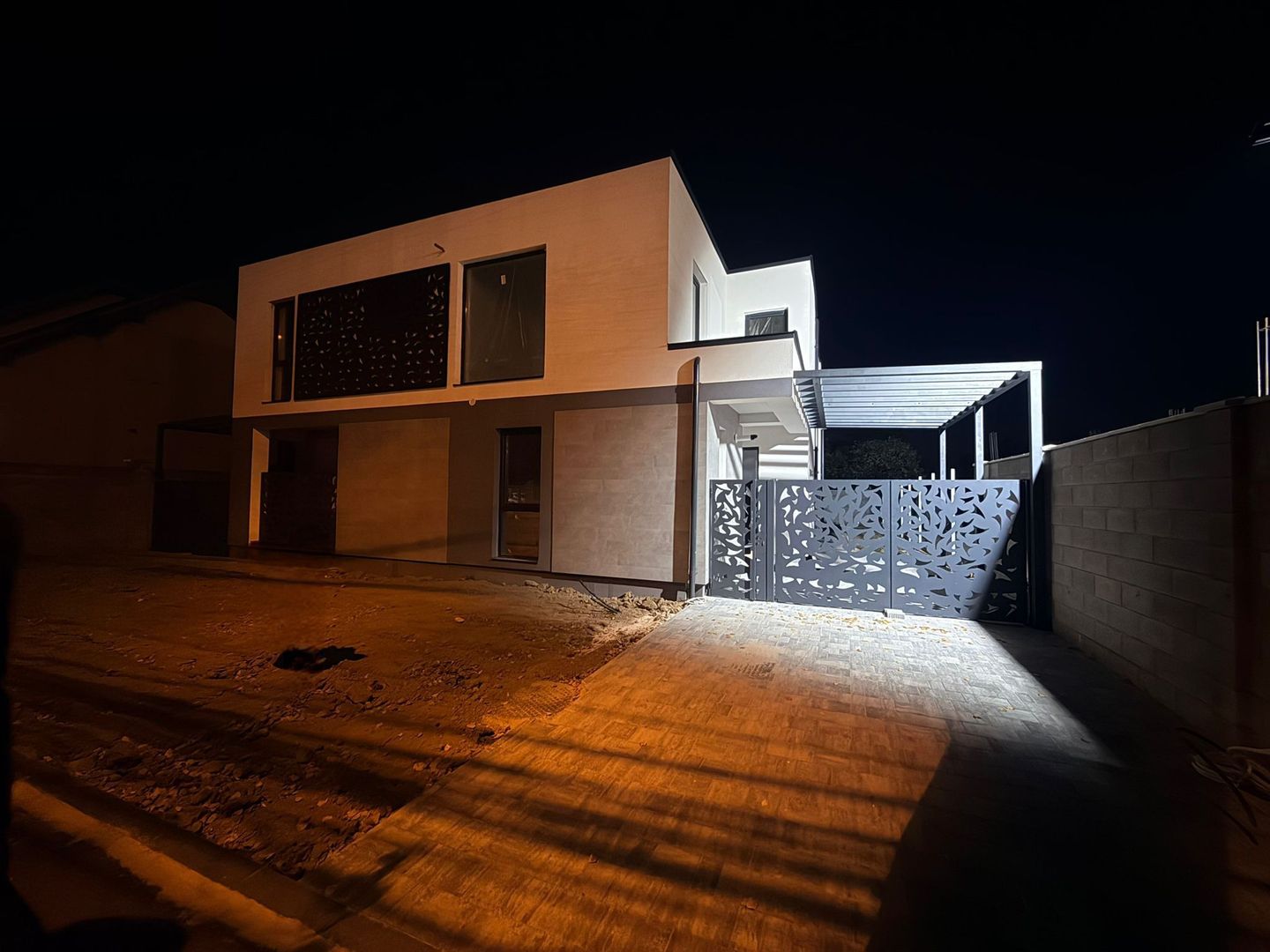 Duplex SUPERB la cheie - zona Aradului - Poză 1