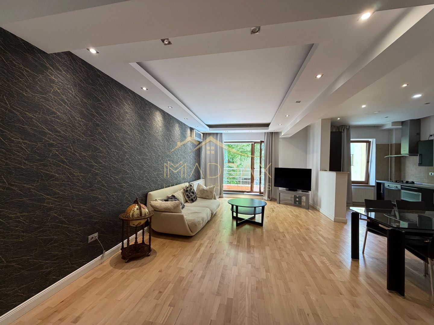 Apartament de închiriat / 3 camere lux *144m* / Herastrau — fotografia 3