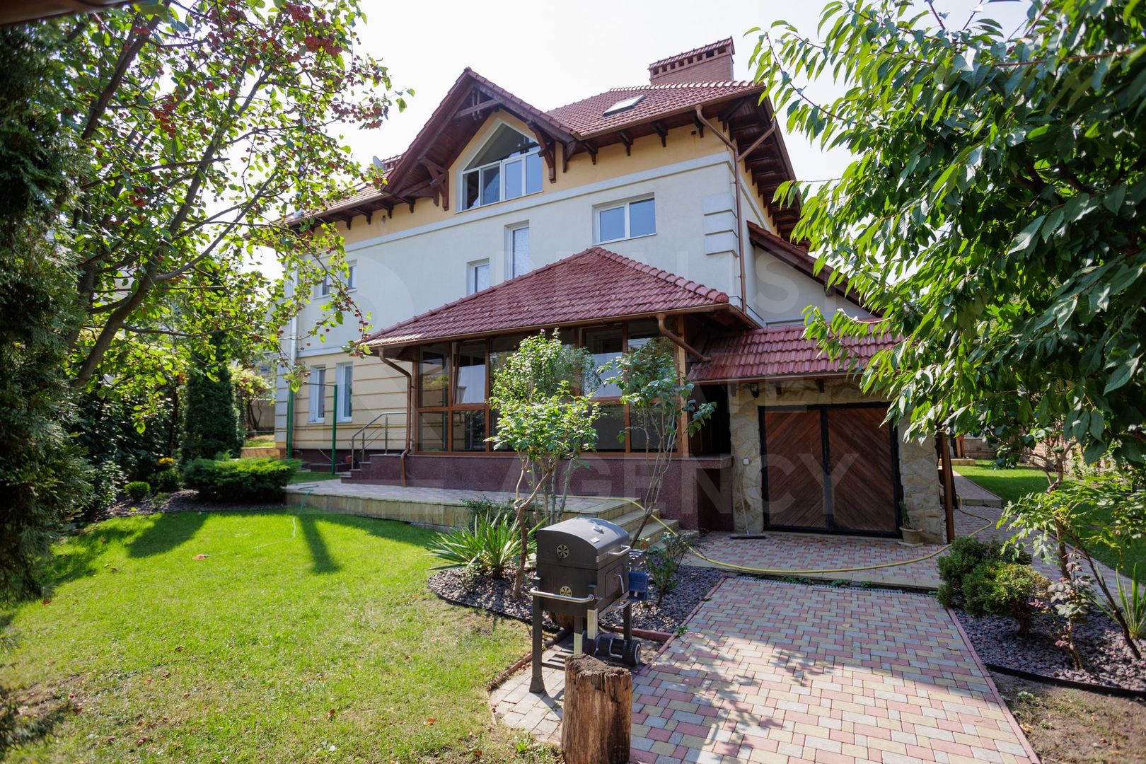 Chirie, casă, 6 camere, Strada Trifan Baltă, Centru - Poză 4
